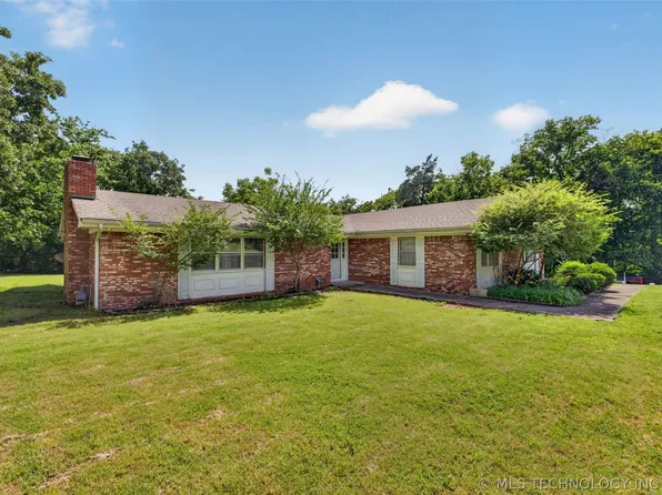 220 E 20th St, Okmulgee, OK 74447