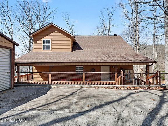 2nd image of 1447 Cove Pointe Rd