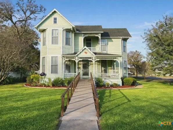 408 W Prairie St, Cuero, TX 77954