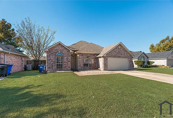 4th image of 109 E Forestwood Dr