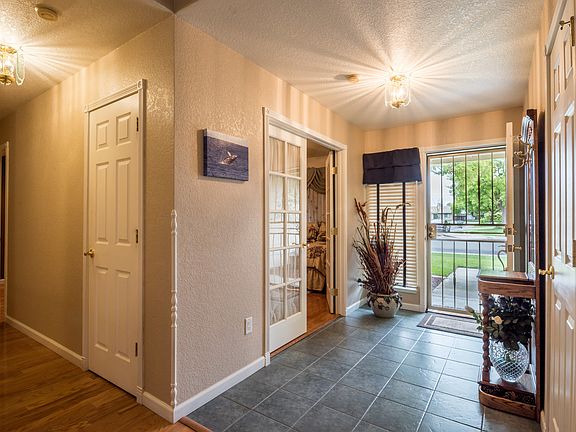 2nd image of 3412 Zurich Ln