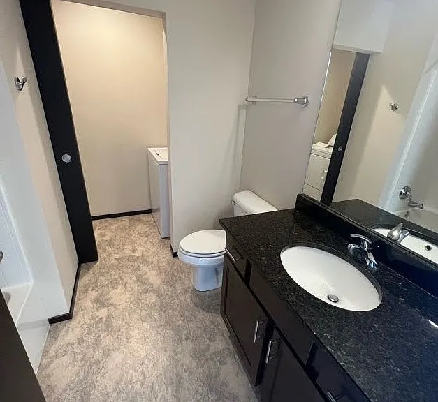 Galaxie High Rise Apartments — Photo 129
