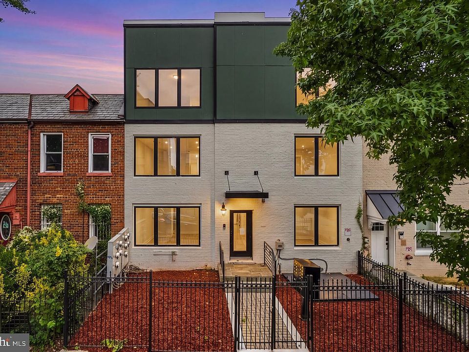 1st image of 1013 17th Pl NE #6