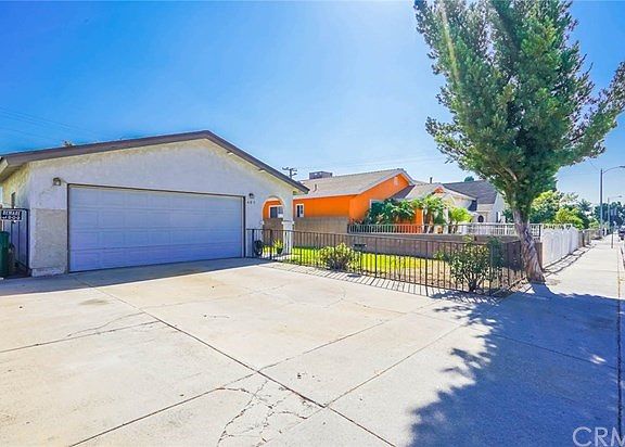 3rd image of 468 Oakford Dr