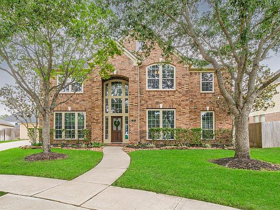 2nd image of 406 Catalina Breeze Court