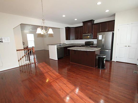 4th image of 54 Norwood Dr