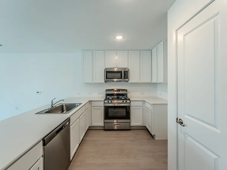 10839 Bernal Cv — Photo 4