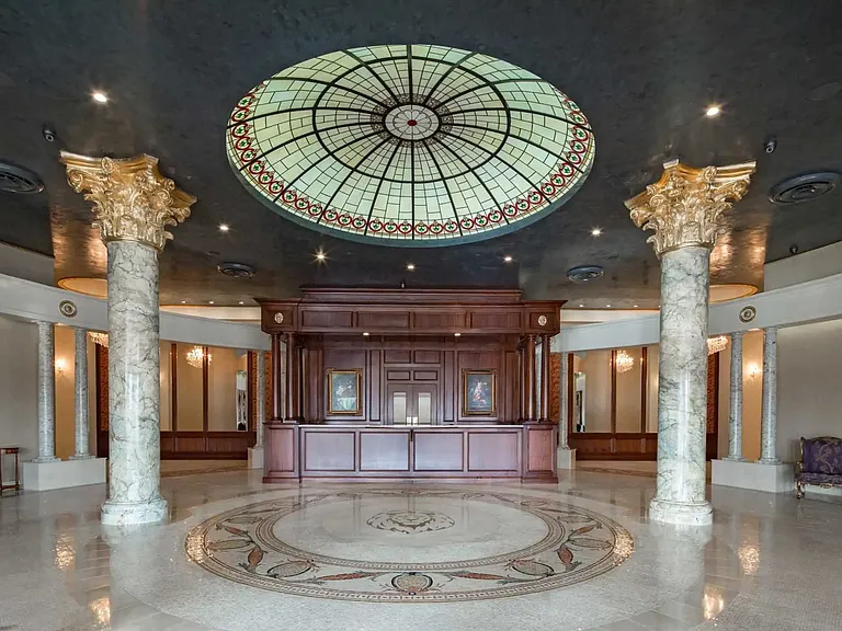 The Alexander — Photo 1