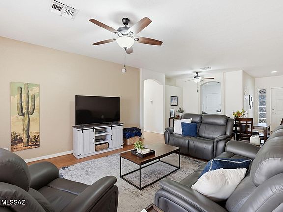 5th image of 448 W Deerwood Ln