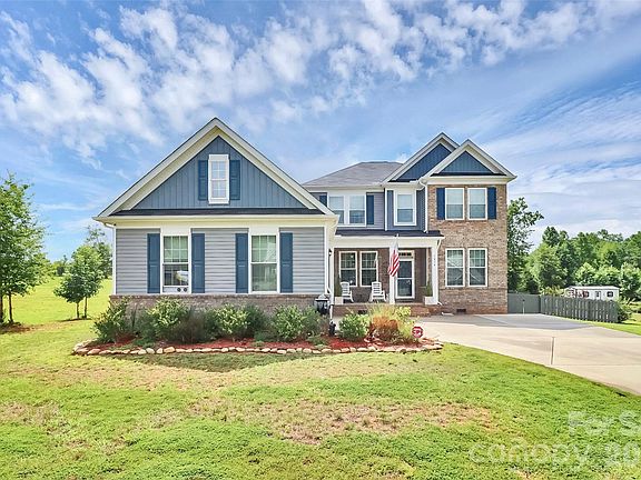3rd image of 1014 Willow Grove Ln