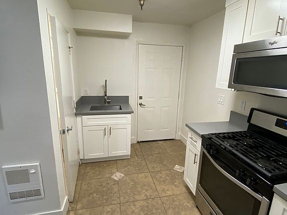 5th image of 5615 Carpinteria Ave #212