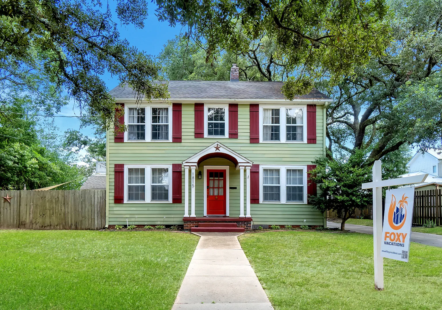 1815 E Moreno St — Photo 1