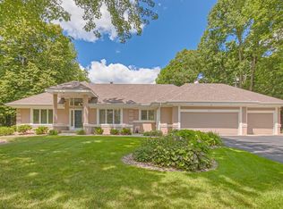 525 Evergreen Ln N, Plymouth, MN 55441