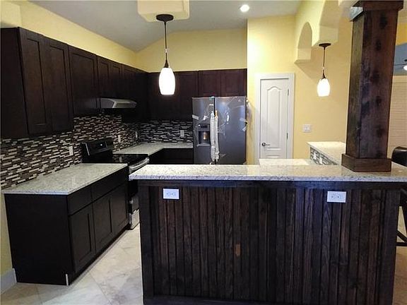 5th image of 111 Yucatan Dr