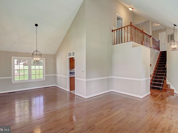 3rd image of 3021 Emerald Chase Dr