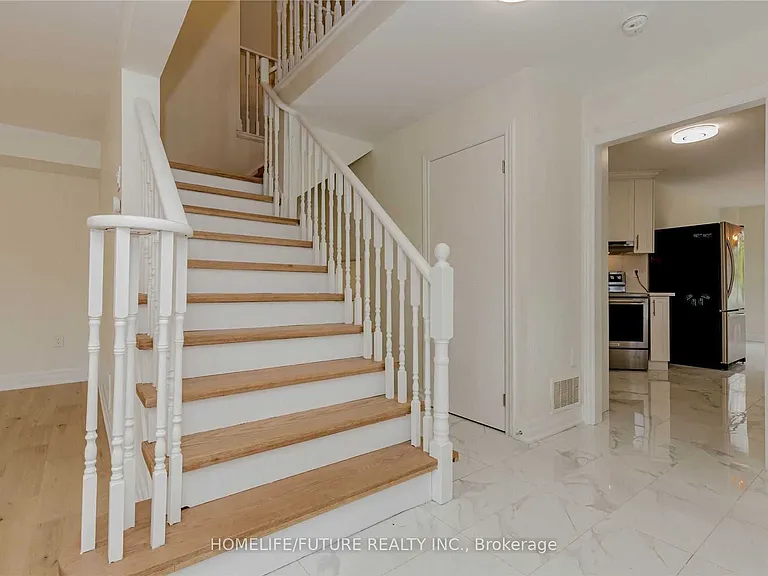 1 Catkins Cres — Photo 14