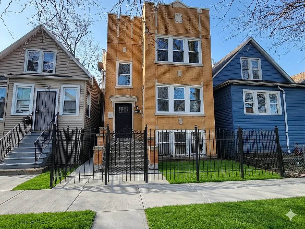 2 bed, $1,200 — Photo 2