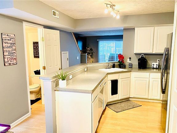 2nd image of 6734 Cedarwood Trce