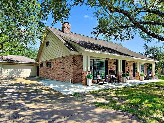 4th image of 2608 Taylor Ln