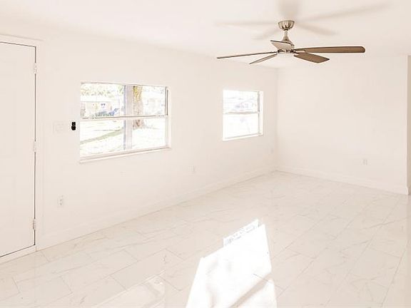 4th image of 348 San Diego ST