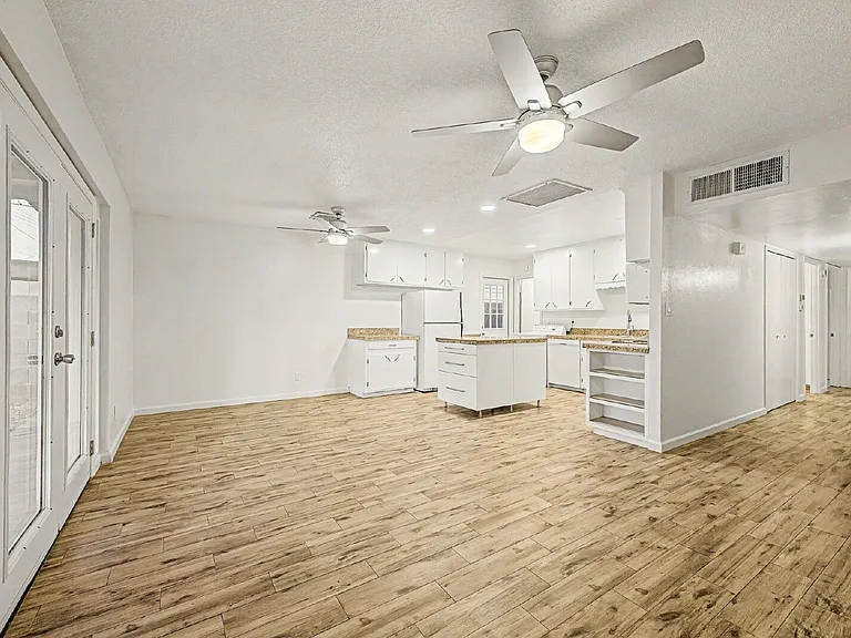 8436 E Cambridge Ave — Photo 13