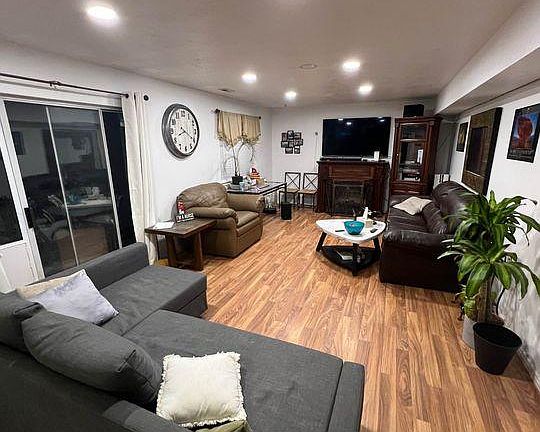 3rd image of 4334 W Glen Hill Cir