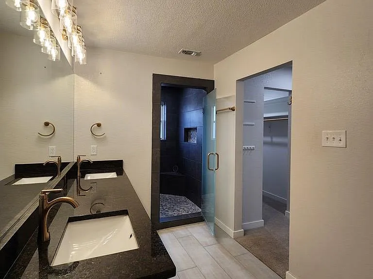 3300 Durant Dr — Photo 31
