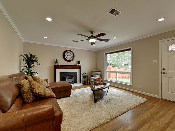 4th image of 1421 Bouret Dr