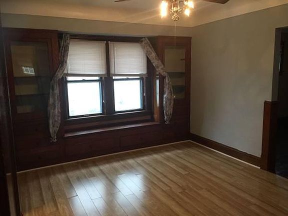 3rd image of 2026 Chesterland Ave