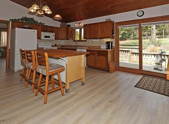 4th image of 205 Harmony Ln