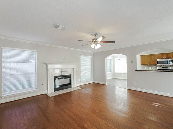 4th image of 6706 Oak Run Dr