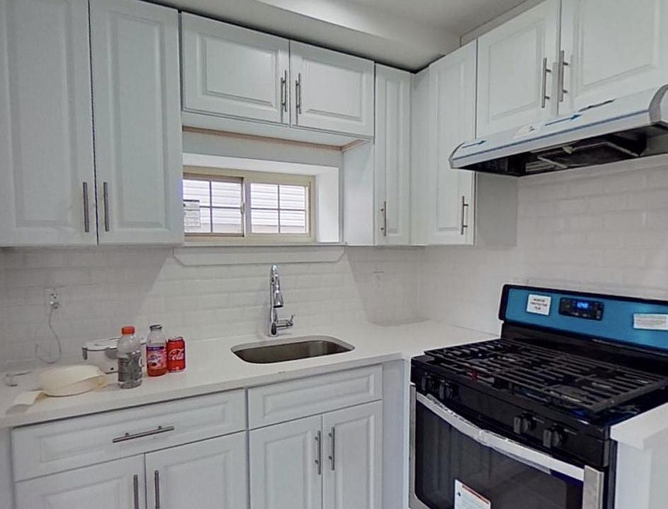 1st image of 2539 W 17th St Floor 1-2