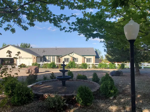 4455 SW Cosmo Way, Mountain Home, ID 83647