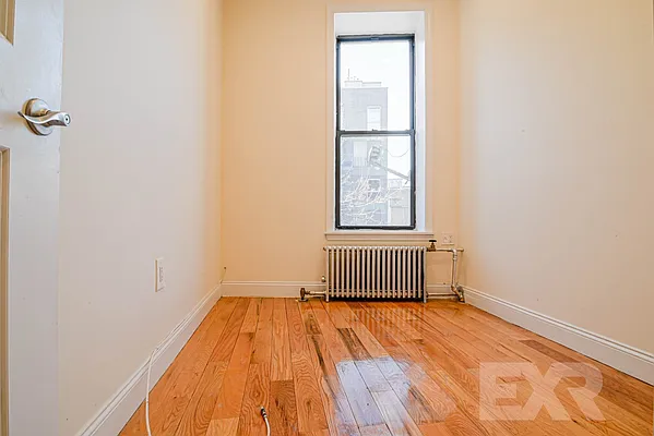 Rented by EXR | media 26