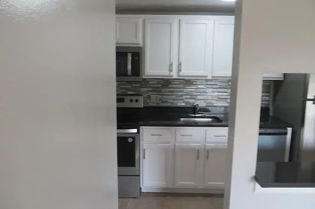 24325 Detroit Rd — Photo 8