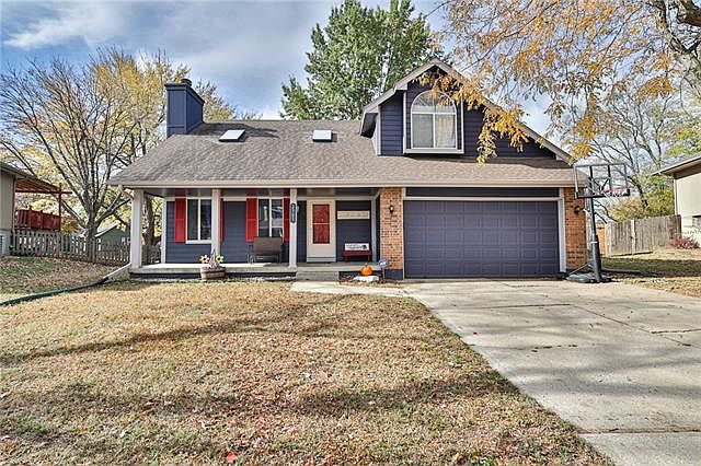 1st image of 2303 NW Leann Dr