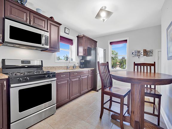 5th image of 2959 N Nagle Ave