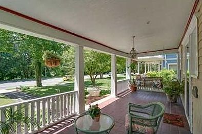 2nd image of 209 N Shore Dr