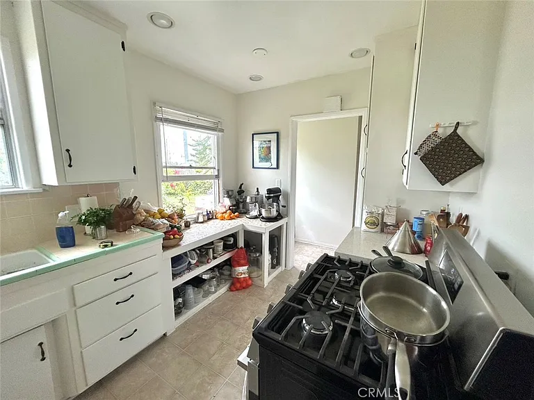 18402 Patronella Ave — Photo 8