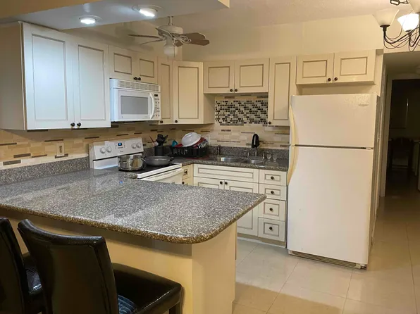 107 NE 8th St APT 10, Pompano Beach, FL 33060