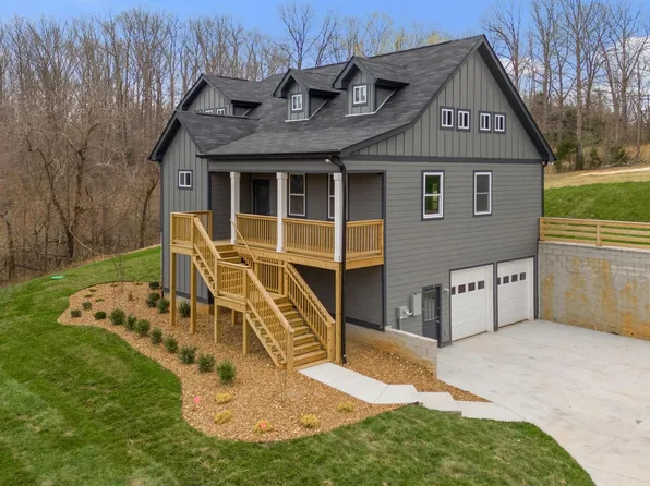 155 Lena Loop, Burns, TN 37029