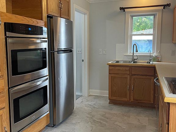 5th image of 614 Duverne Ave
