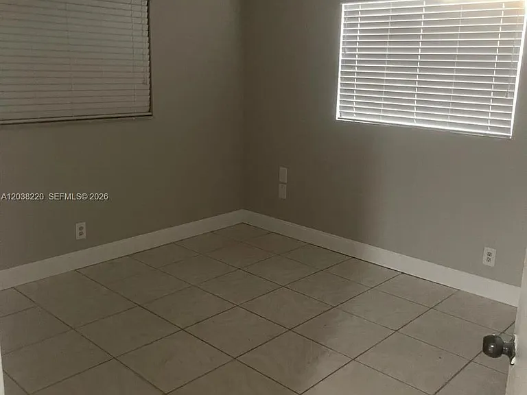 5424 NW 17th Ct #5424 — Photo 5