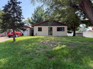 7035 N Badger Rd, East Dubuque, IL 61025