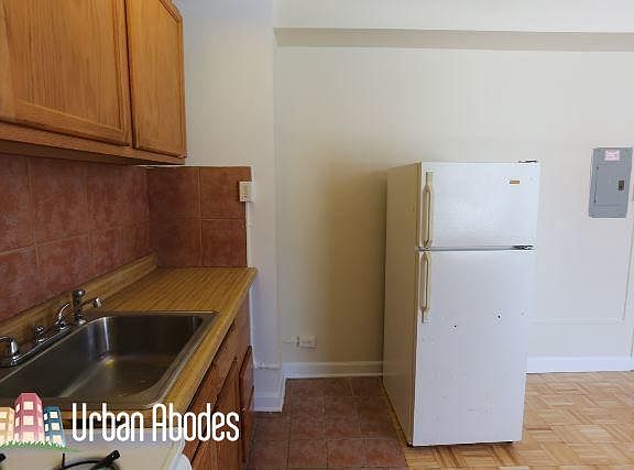 2nd image of 505 W Belmont Ave #61701E
