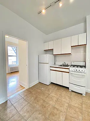 Rented by Waverly Realty Associates | media 5