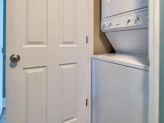 5th image of 1120 15th St Unit 3E
