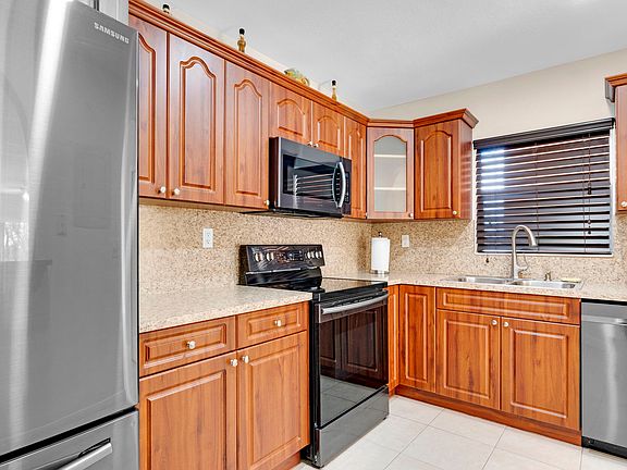4th image of 13715 Kendale Lakes Cir APT A-311