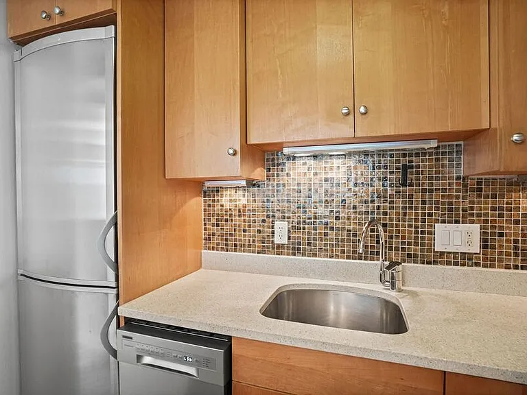 1825 T St NW #304 — Photo 8