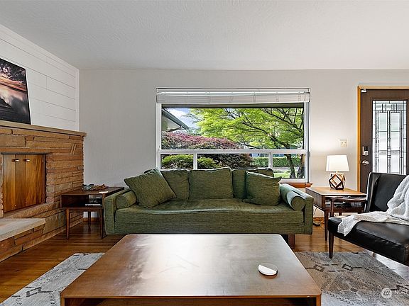 4th image of 10222 120th Street SW
